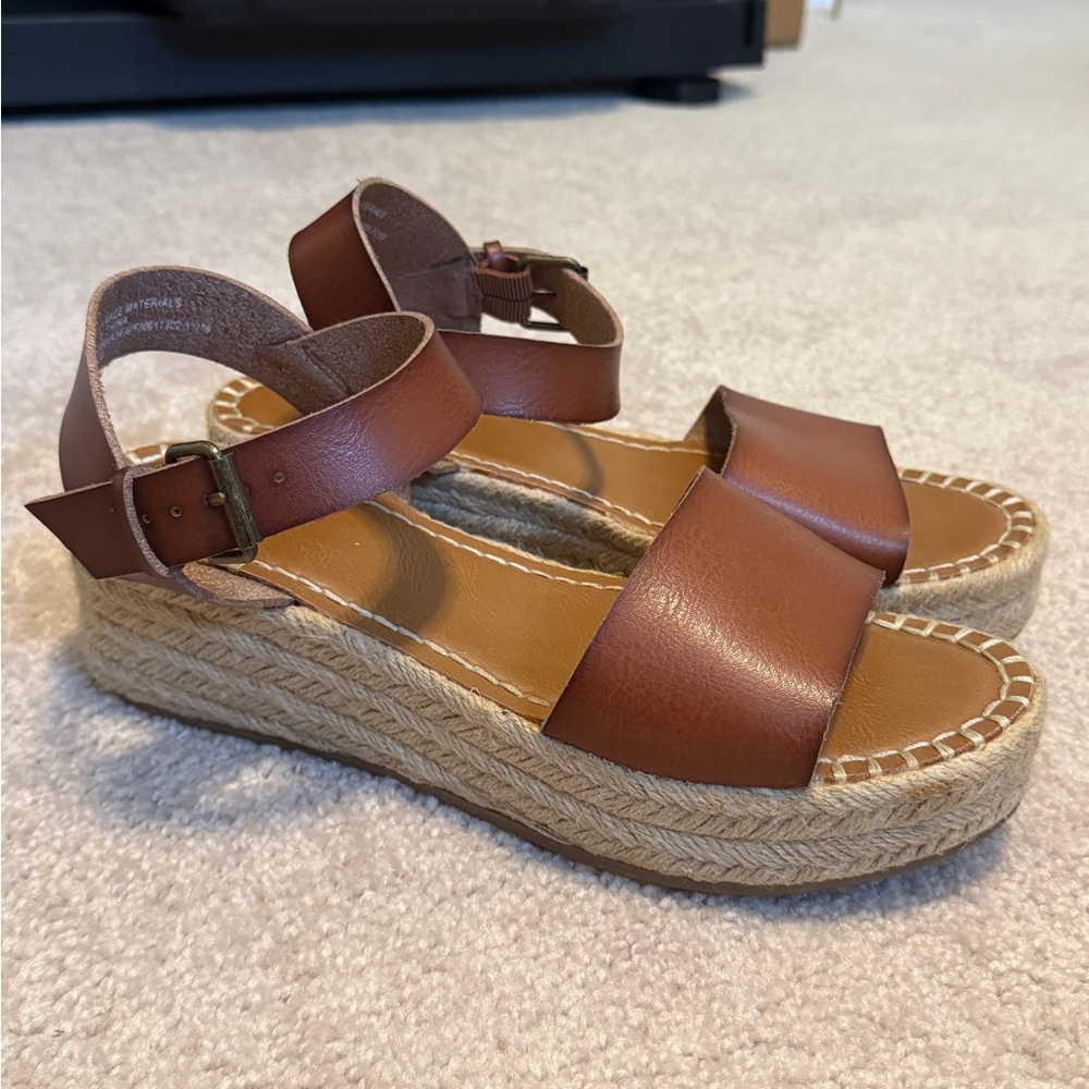 Universal Thread brown platform espadrille wedge sandal, size 8 - Picture 4 of 7